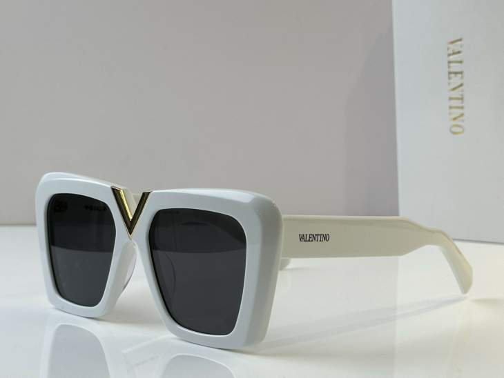 Picture of Valentino Sunglasses _SKUfw67175968fw